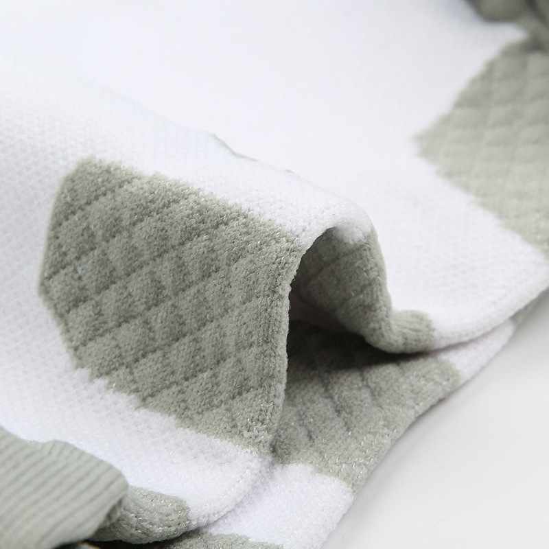 Socks, men's spring new color-blocked men's sports football socks, comfortable short tube no-show socks