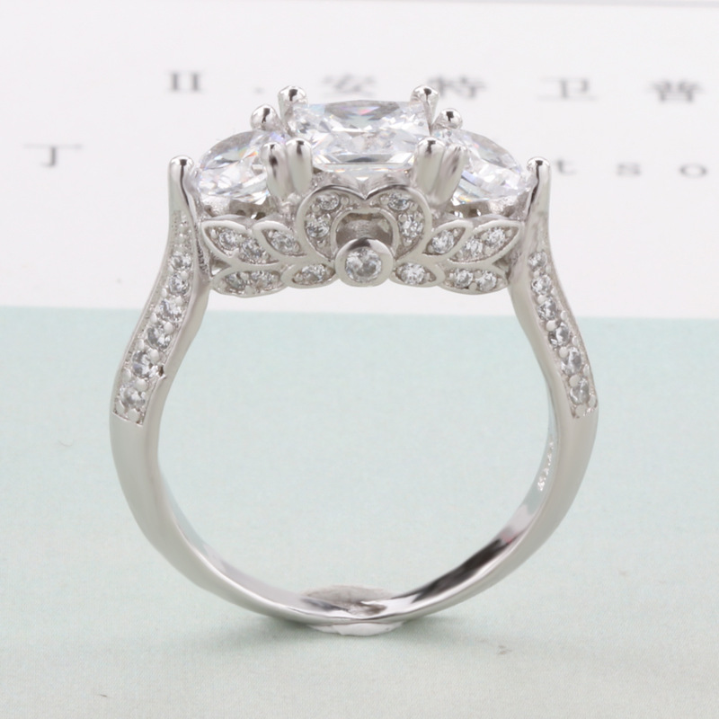 JZ066 Exaggerated Large Diamond Ring with Square Three-Diamond Series, Extravagant Court Flowers 80-Point Ring