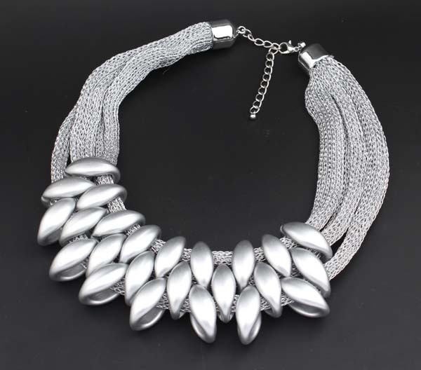 Big brand exaggerated gold acrylic tassel cotton rope necklace collarbone chain for women necklace
