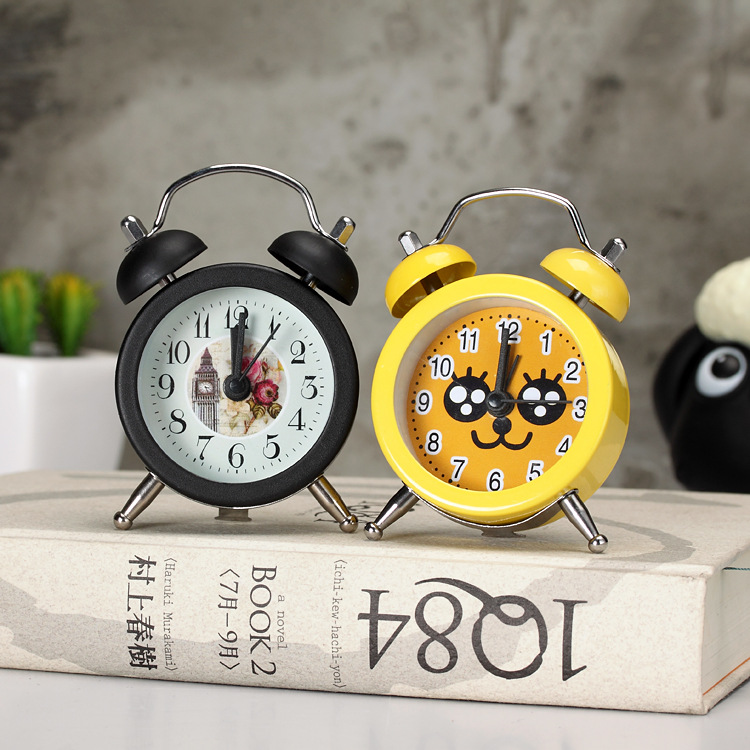 Metal material small alarm clock, pastoral and fresh desktop mini alarm clock, small gift for activities and festivals
