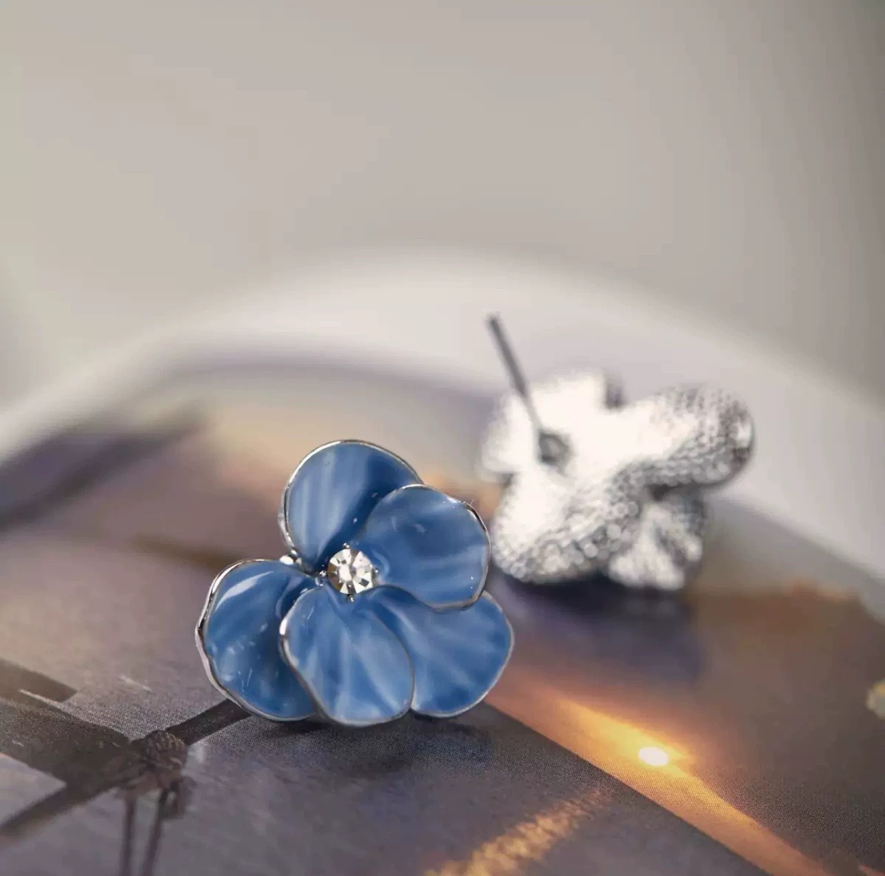 Live vacation style gentle super fairy flower earrings small fresh pearl ear studs