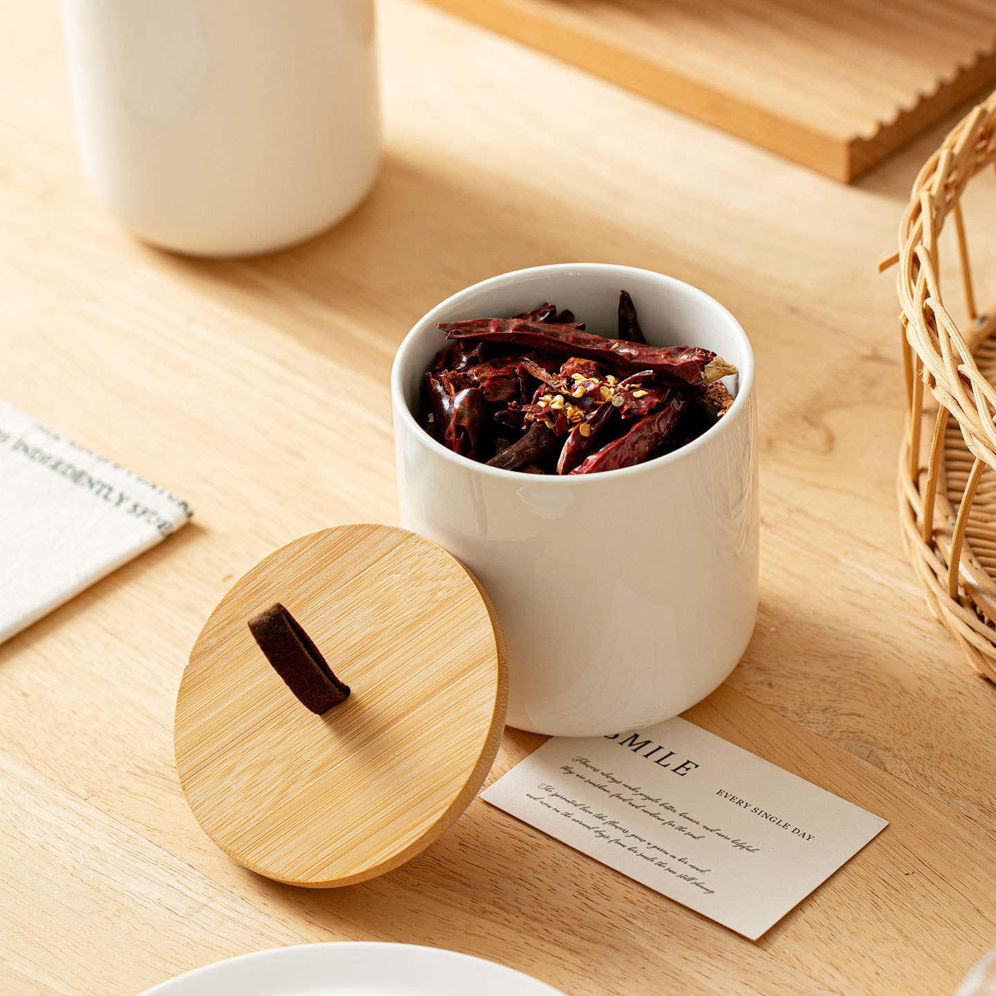 Ceramic storage jar with airtight lid silicone ring water cup lid home food jar cup lid tea canister customizable logo