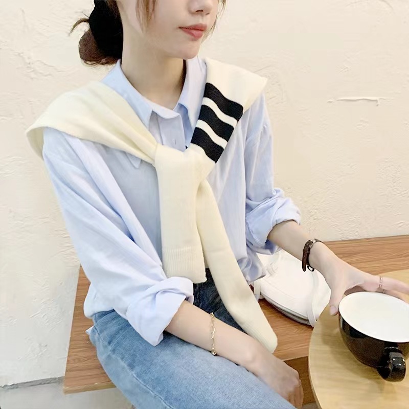 白色 三条杠