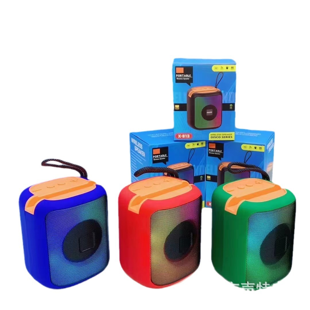 New X-913 Handle RGB Portable Colorful Light High Quality Outdoor Home Desktop Stand Bluetooth Small Speaker