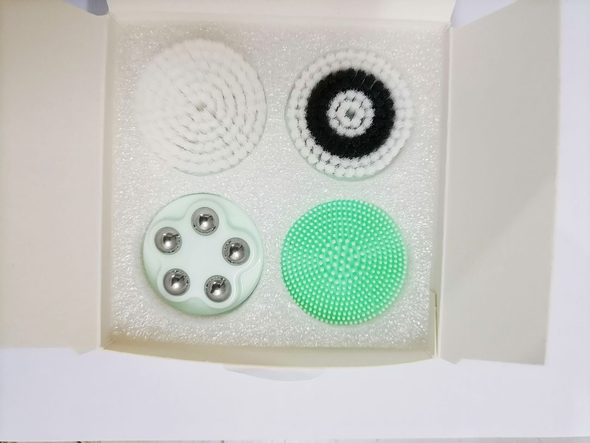 Face Washer Electric Rotating Massage Pore Cleaner Soft Bristle Face Cleansing Brush Electric Face Cleanser