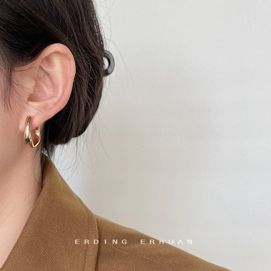 Minimalist geometric plain circle earrings simple metallic shiny earrings for women