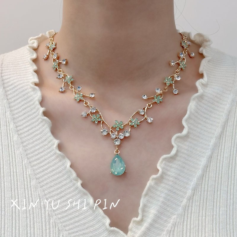 Vintage Flower Earrings Necklace Set Court Style Necklace