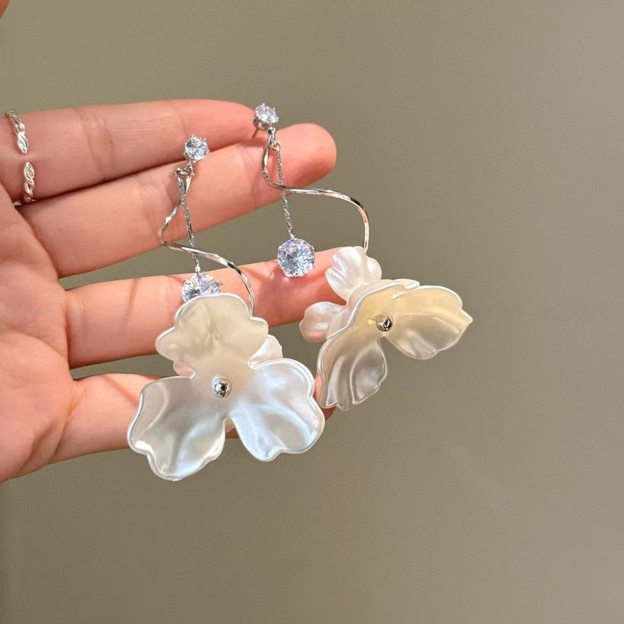 Pearl Shell Tassel Earrings for Women Island Vacation Style Exaggerated Ear Accessories