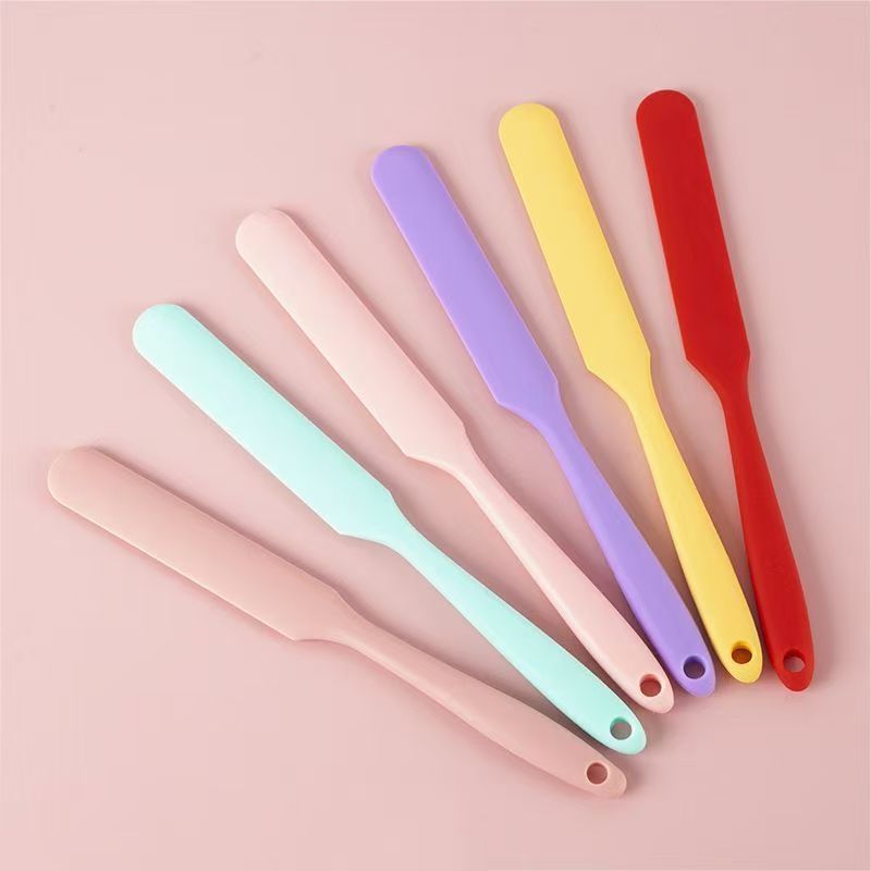 Long silicone spatula, 7 colors available, baking cream tool, food-grade high-temperature resistant, integrated molding
