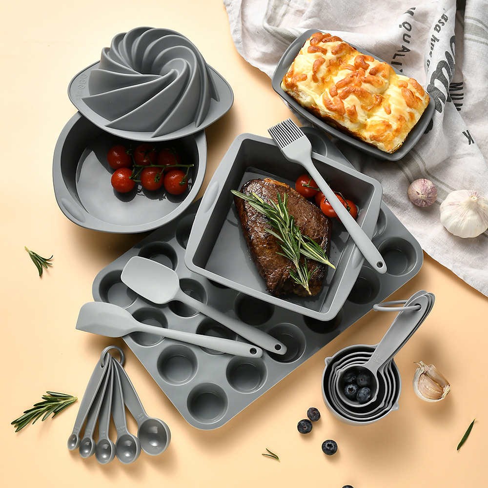 High Temperature Resistant Baking Supplies Rectangular Baking Pan 18-Piece Set Cake Baking Toast Mold Chiffon Cake Mold