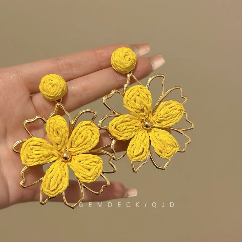 2025 new resort style sunflower earrings women exaggerated handmade woven ear accessories ear cuffs no ear hole earrings