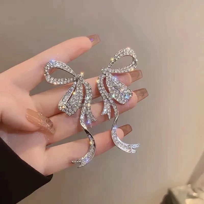 Audrey Hepburn Style Geometric Round Earrings Exaggerated Ear Drops Niche Stud Earrings for Women