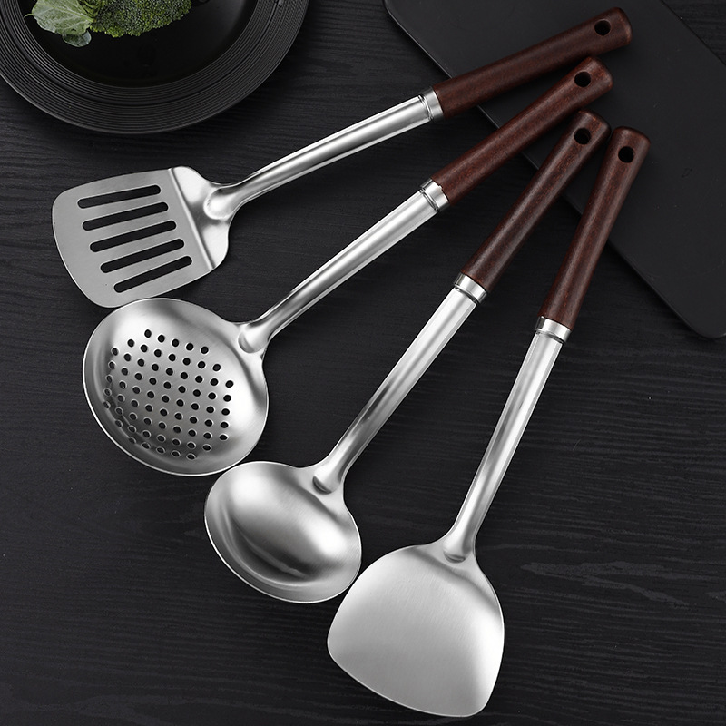 Small waist non-magnetic pot shovel, soup spoon, hot pot spoon, slotted spoon, wooden handle soup spoon, kitchen utensil set, 2 yuan store