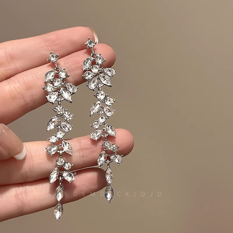 Audrey Hepburn Style Geometric Round Earrings Exaggerated Ear Drops Niche Stud Earrings for Women