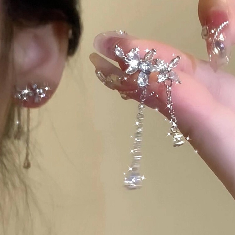 Petal Pearl Earrings for Women 2026 New Autumn Winter Stud Earrings Vacation Style Ear Accessories