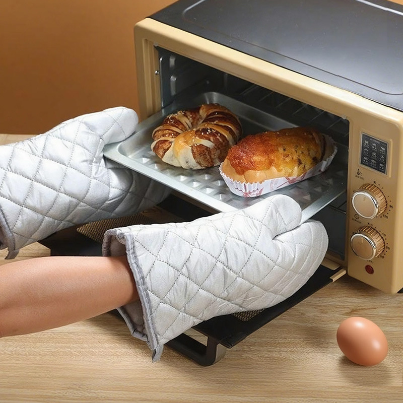 Silver heat-resistant gloves insulated high temperature resistant baking special thickened microwave oven kitchen oven heat protection tool