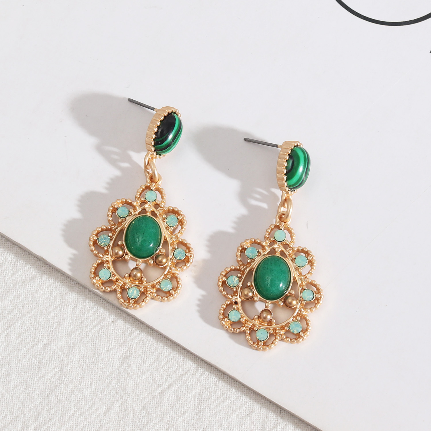 Design Accessories Palace Style Hollow Vintage Earrings Women