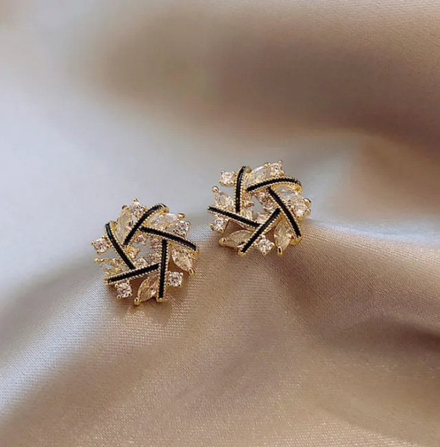 3#金色镶钻花朵耳钉