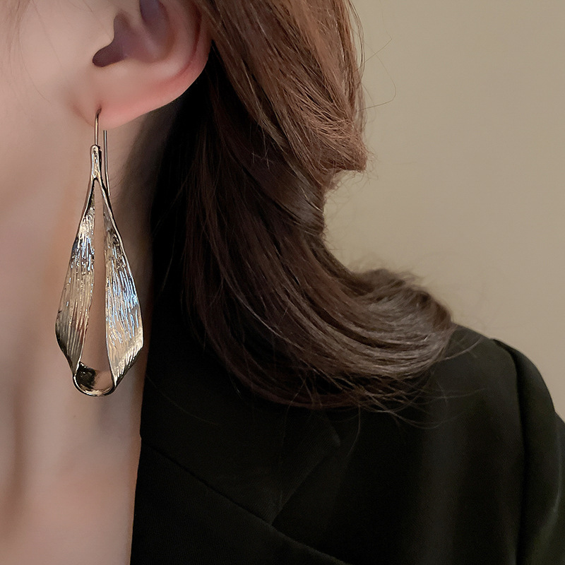 Cool Metallic Teardrop Leaf Ear Hook Earrings Exaggerated Earrings for Women