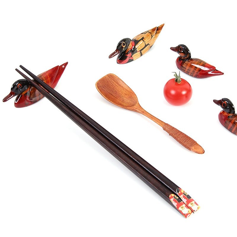 Chopstick rest, Japanese-style wooden mandarin duck chopstick rest, restaurant hotel small duck, cute duck chopstick rest, tableware shelf