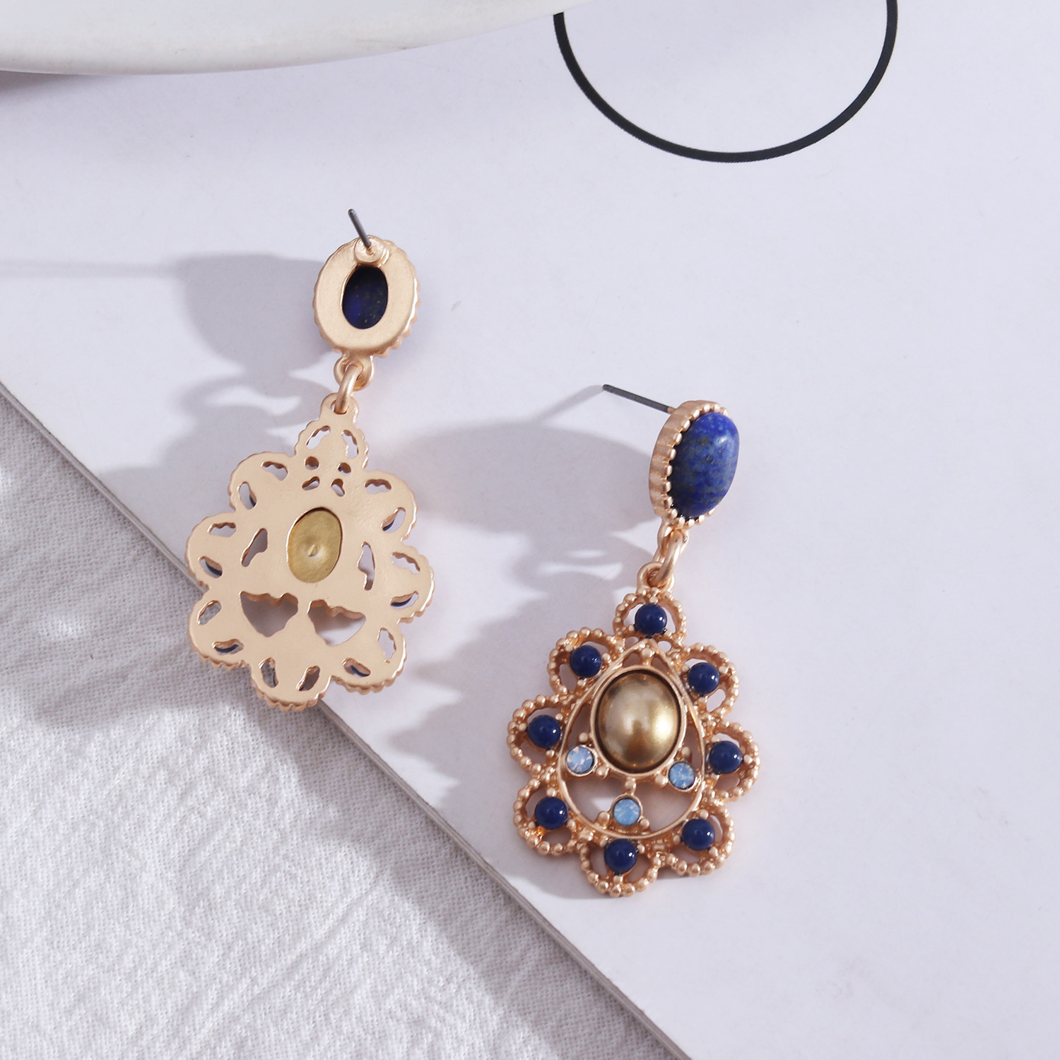 Design Accessories Palace Style Hollow Vintage Earrings Women