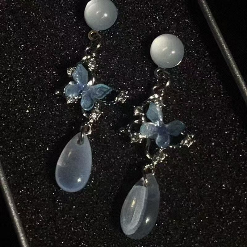 Dreamy Gradient Butterfly Stud Earrings for Women Water Drop Niche Gentle Earrings 2026 New Exquisite Ear Accessories