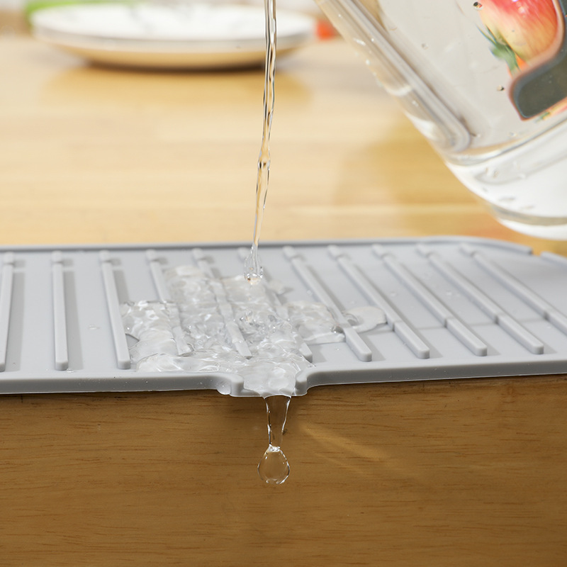 Non-slip silicone mat kitchen sink splash guard silicone material household washbasin countertop toiletries draining mat