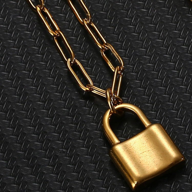 Stainless steel square chain neck chain, minimalist lock pendant paperclip short necklace, women's collarbone chain