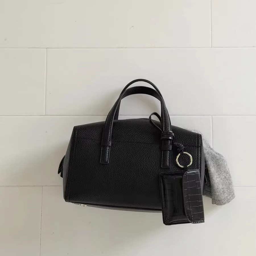 2026 Spring/Summer Large Capacity Boston Bag Commute Pillow Bag Simple Single Shoulder Crossbody Bag