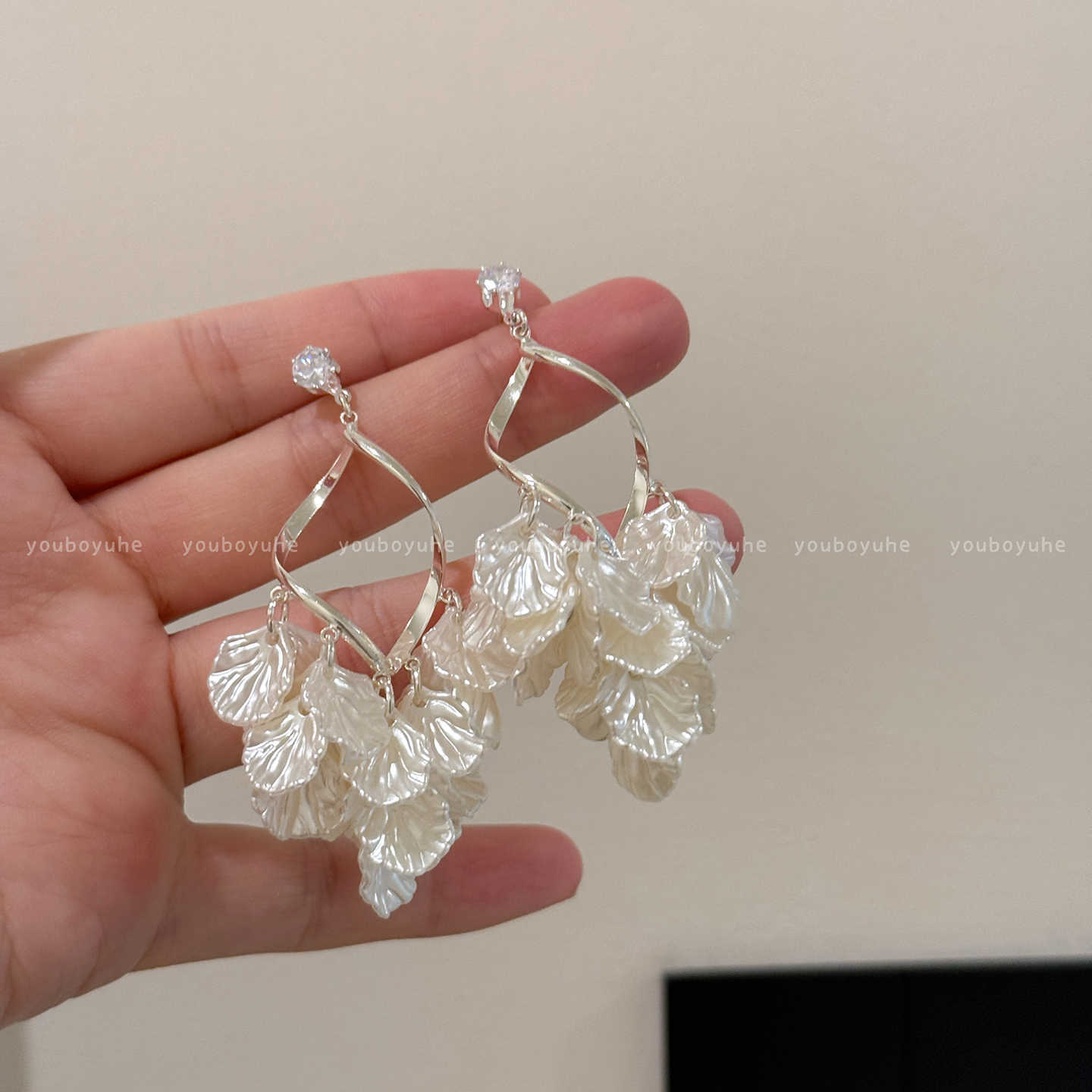 Dopamine Woven Flower Earrings for Women Summer Seaside Vacation Style Accessories Pink Stud Earrings