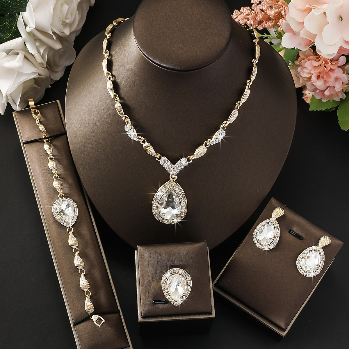 Bride Alloy Jewelry Set Teardrop Pendant Necklace Earrings Bracelet Ring Four-Piece