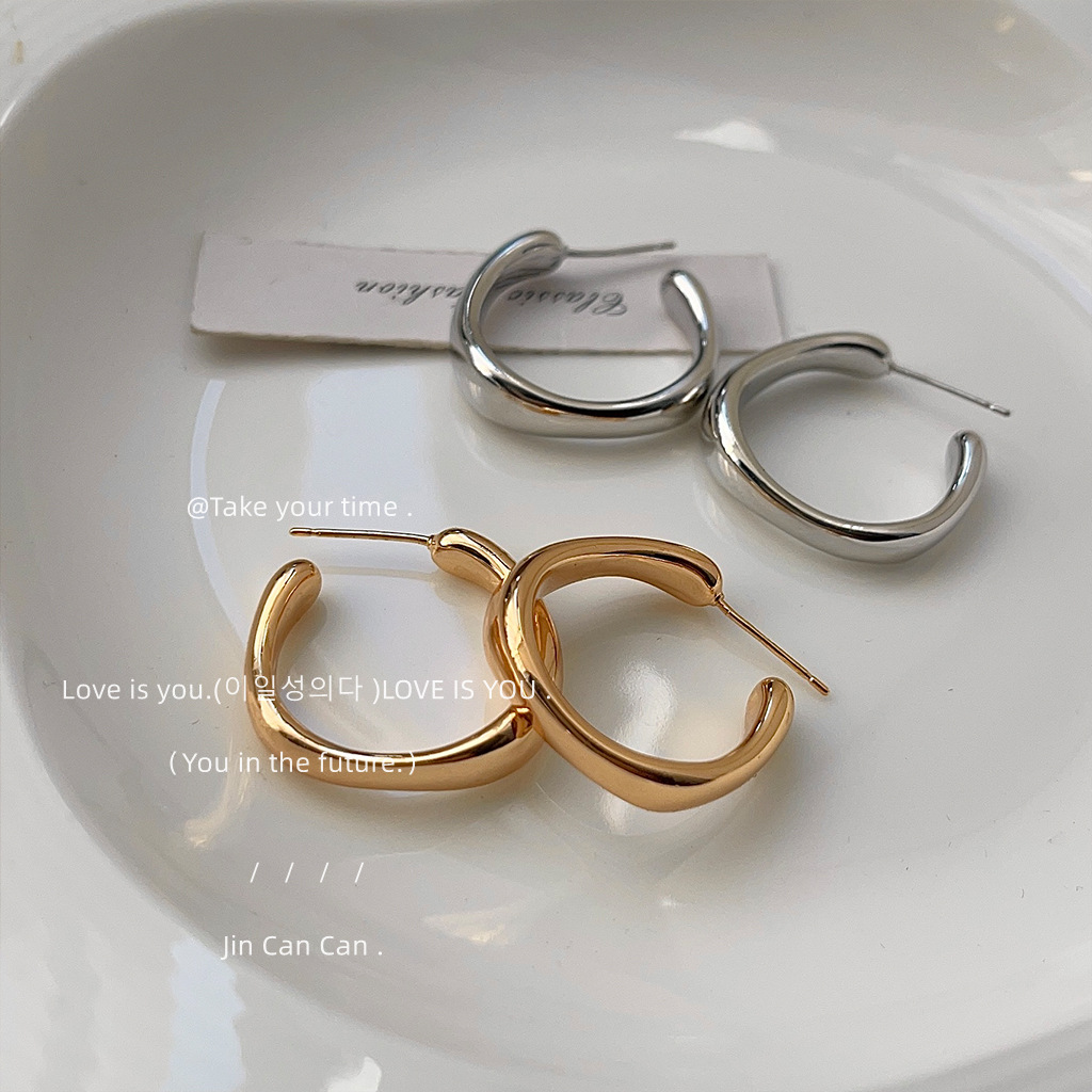Minimalist geometric plain circle earrings simple metallic shiny earrings for women