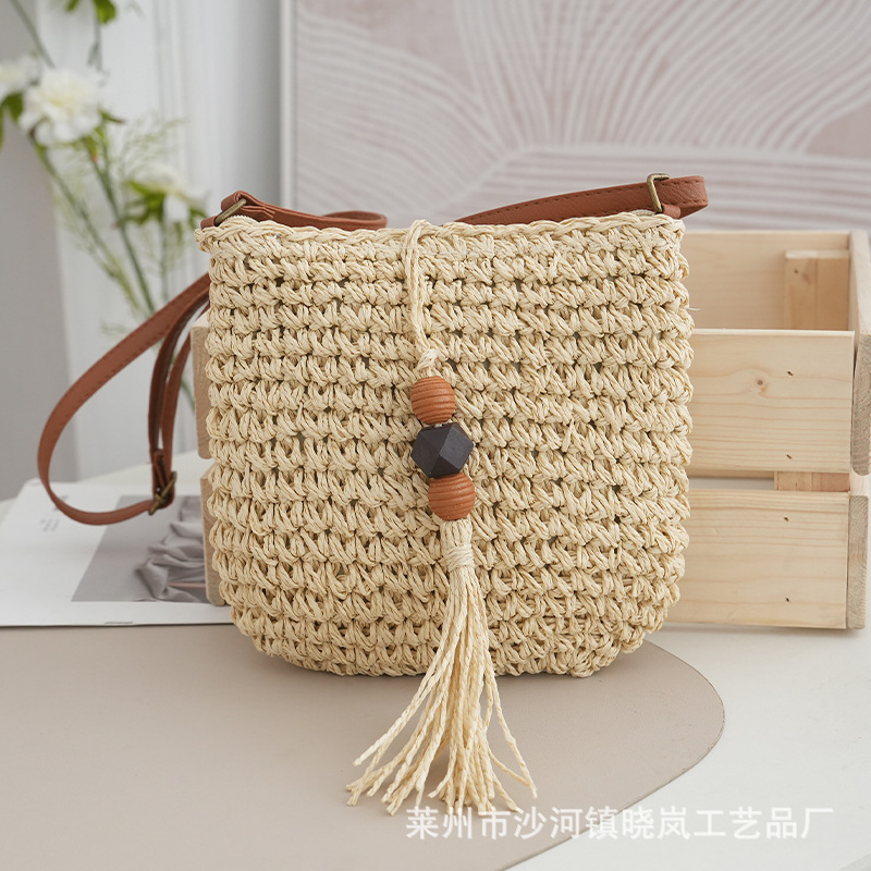 Straw crossbody bag 2024 spring new woven bag tassel pendant casual women's bag beach bag straw bag