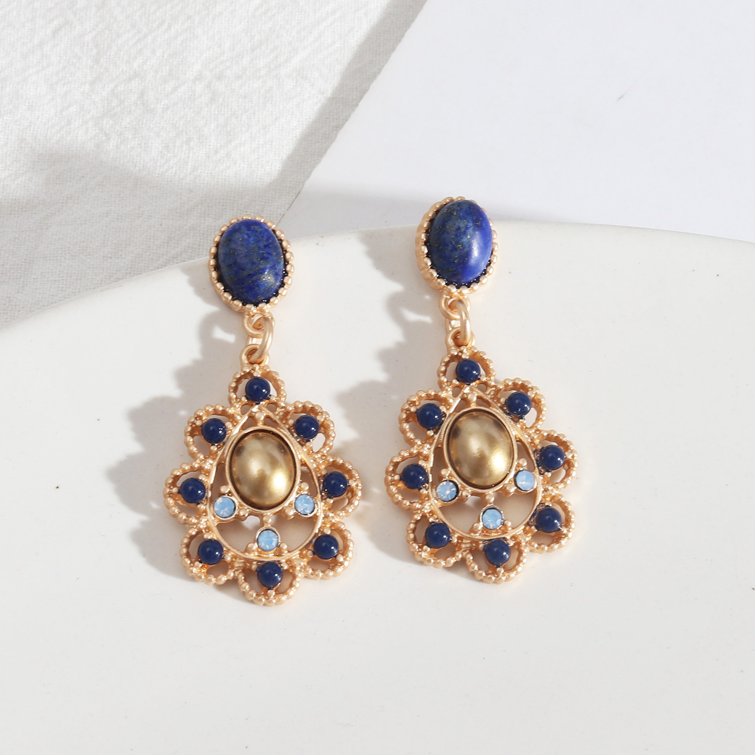 Design Accessories Palace Style Hollow Vintage Earrings Women