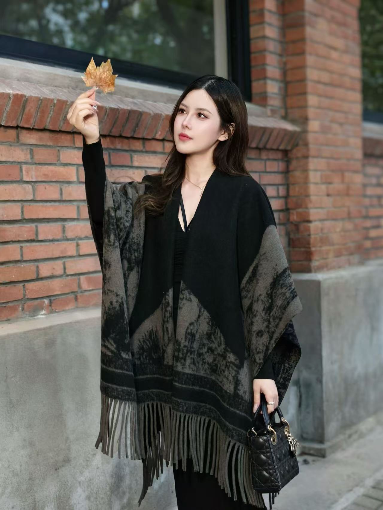 Autumn Winter New Plaid Shawl Outer Wear Tassel Shawl Cape Cape Scarf Coat Women