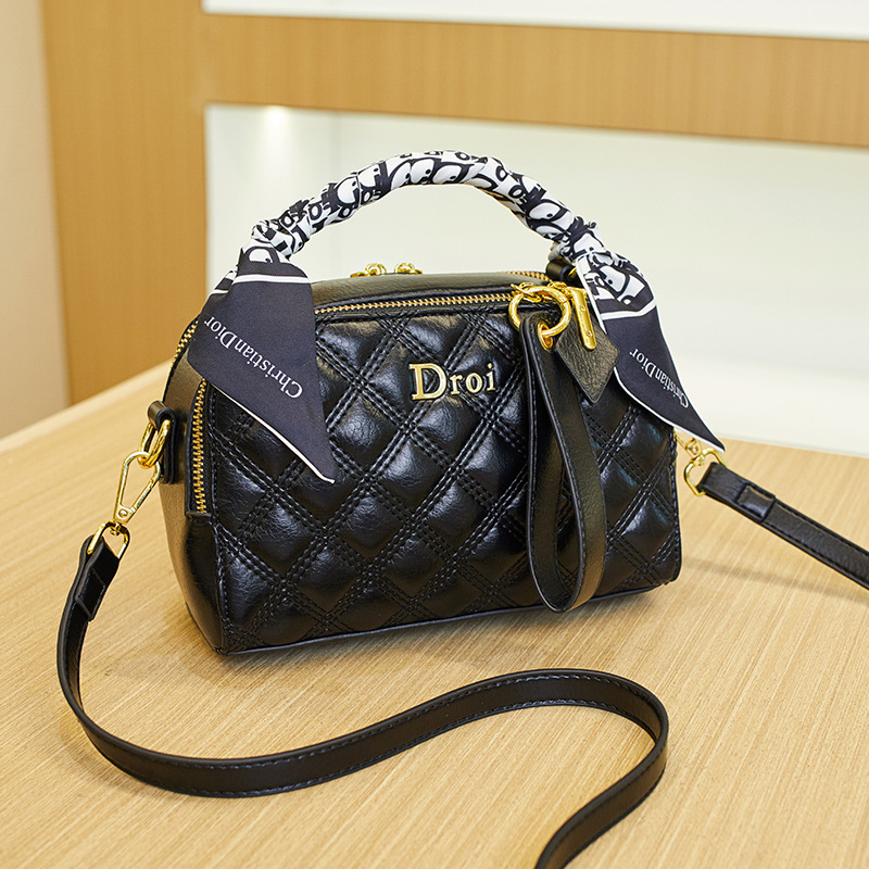 Women's bag small fragrance style bag women's handbag 2026 new large capacity single shoulder crossbody bag
