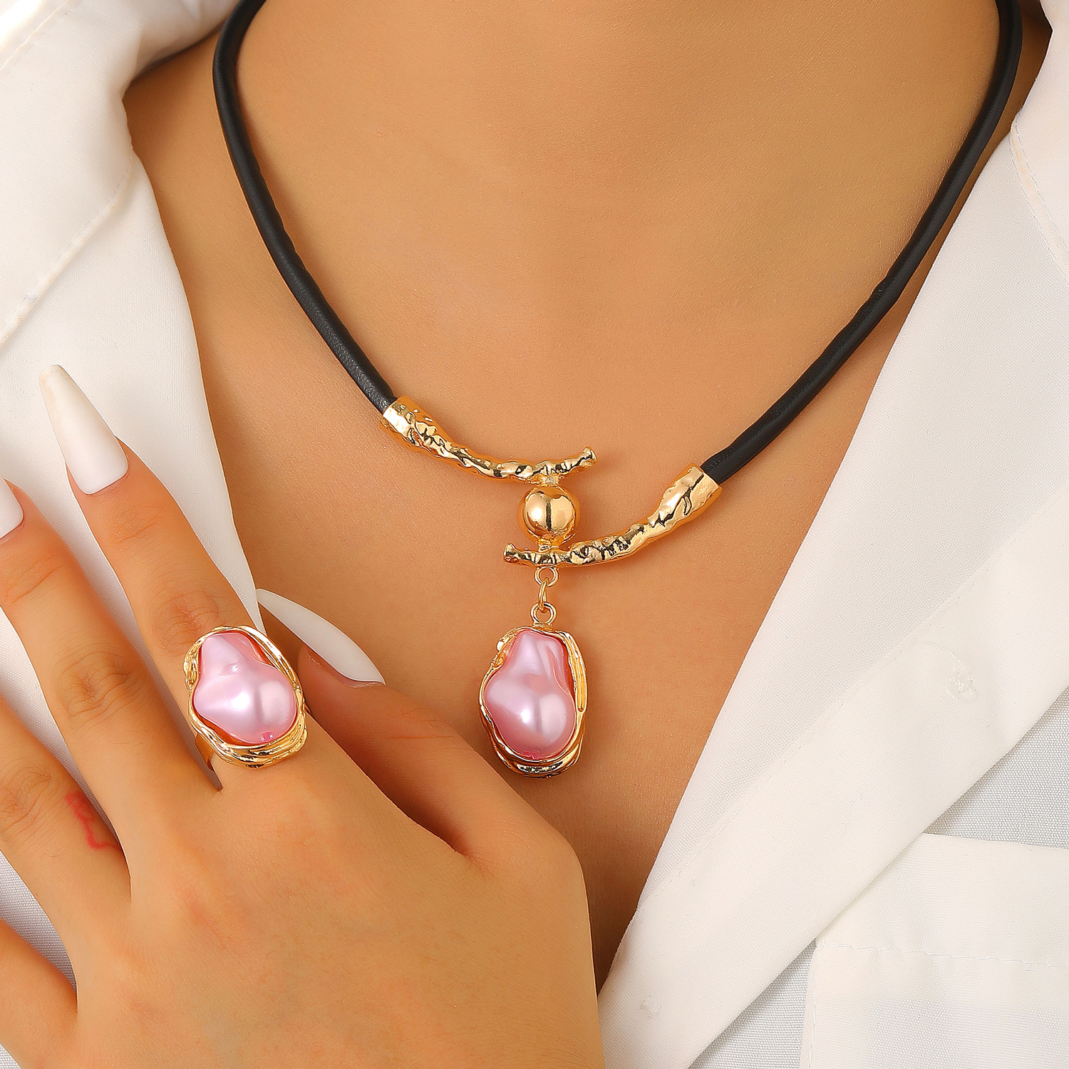 Irregular Baroque Pearl Choker Necklace Simple Metal Open Necklace for Commute