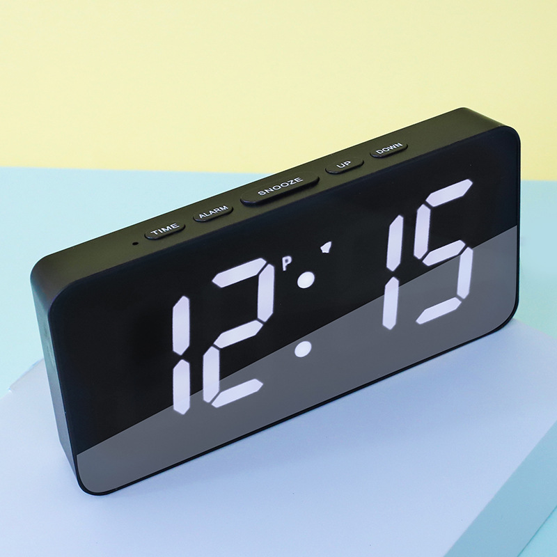 Auto-correcting LED digital Japanese radio-controlled clock, electronic perpetual calendar, snooze alarm, German radio-controlled