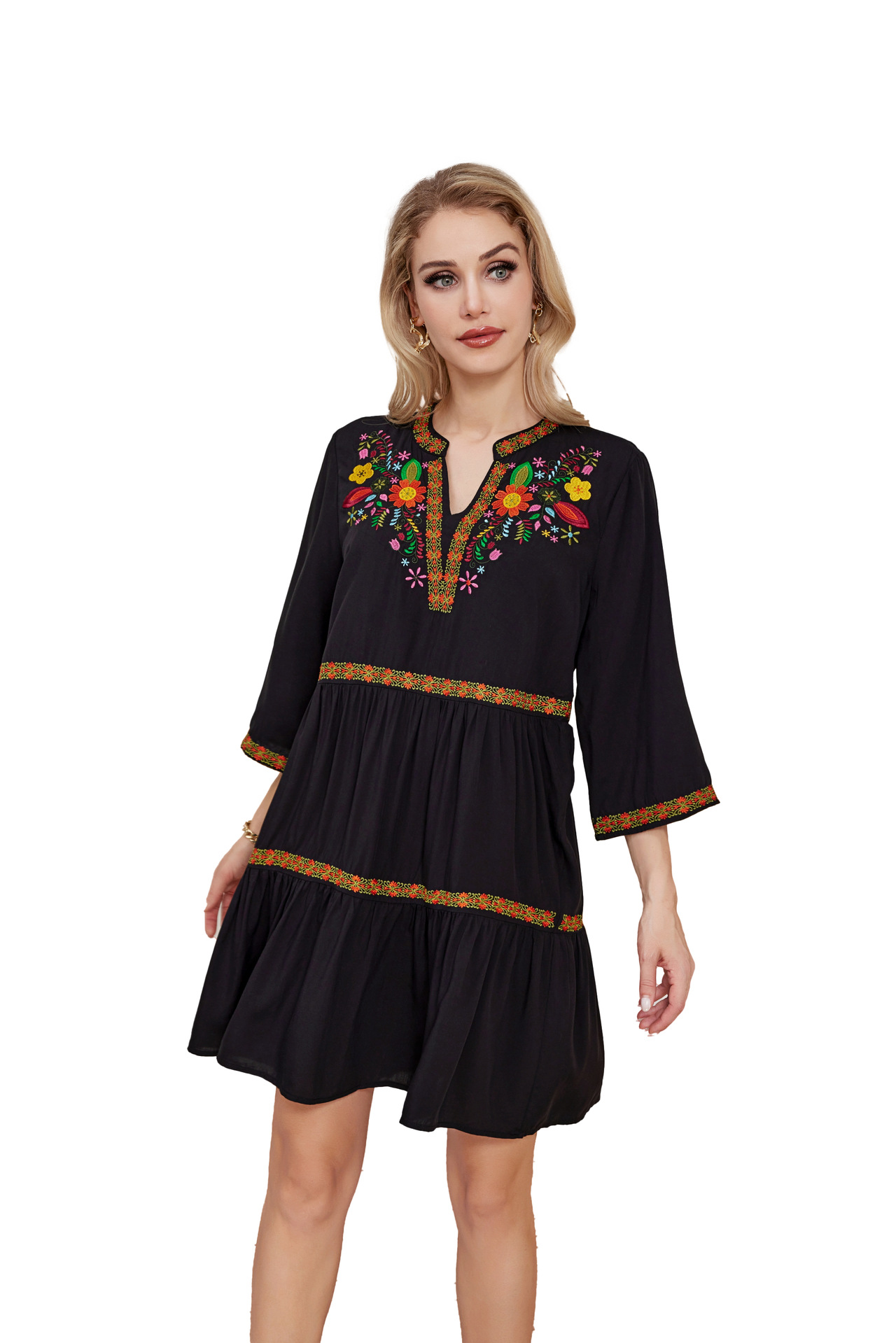 Embroidered casual dress independent station