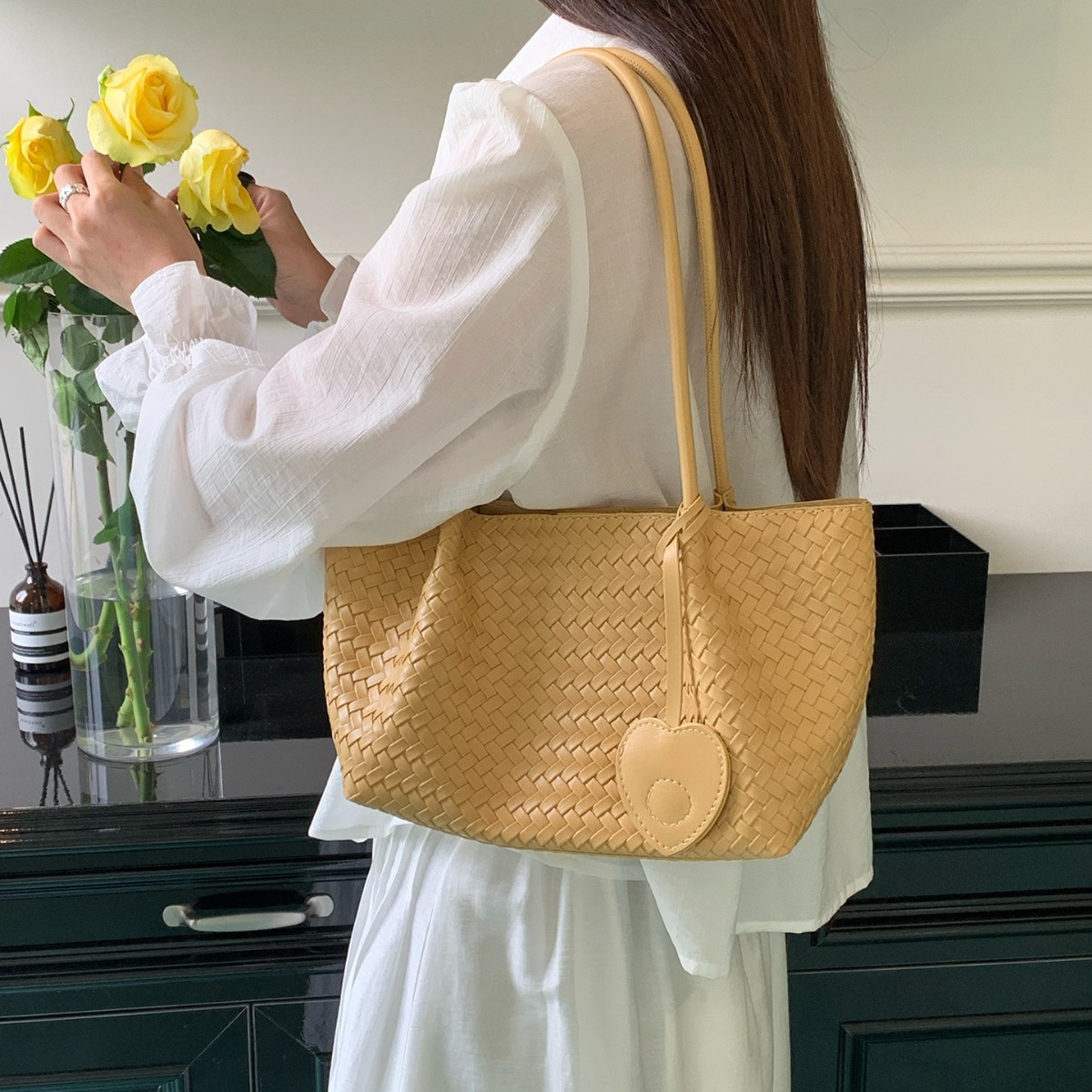 Trendy Woven Bag Soft Leather Handheld Underarm Bag Basket Bag Single Shoulder Mother-Child Bag