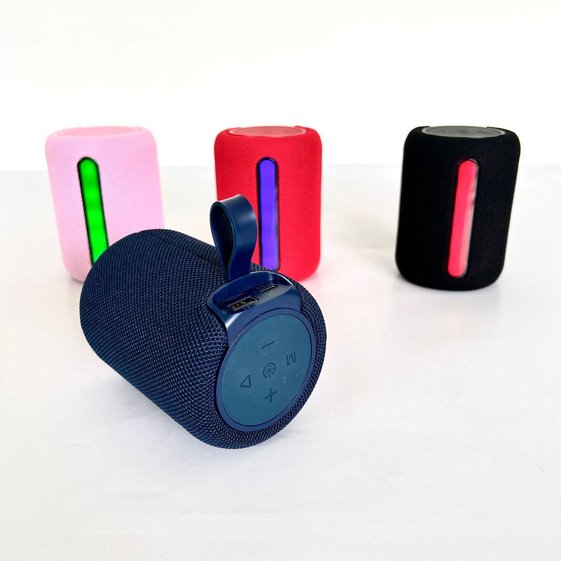 Wireless Bluetooth Speaker Heavy Bass Portable Bluetooth Small Audio Card Mini Bluetooth Speaker