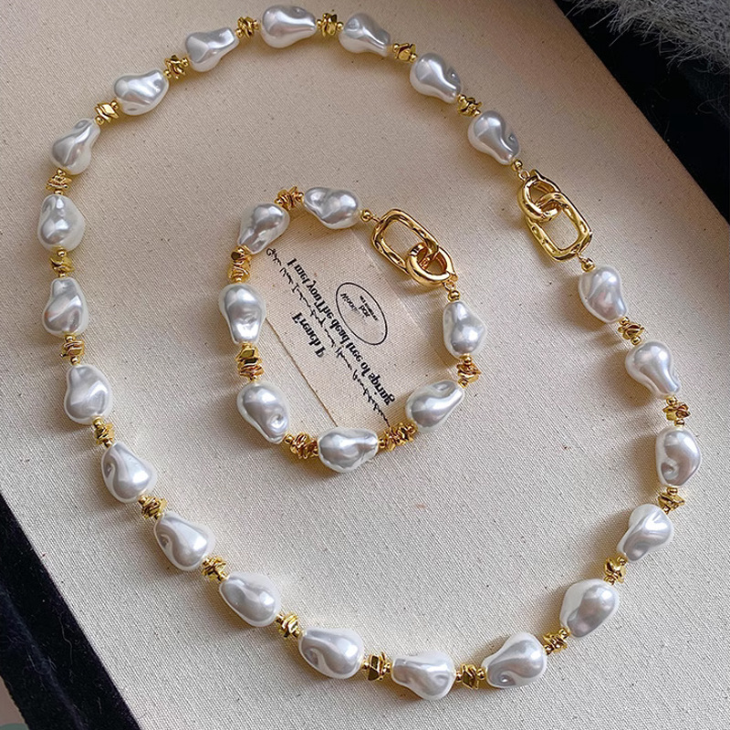 Baroque irregular pearl necklace niche 2025 new collarbone chain