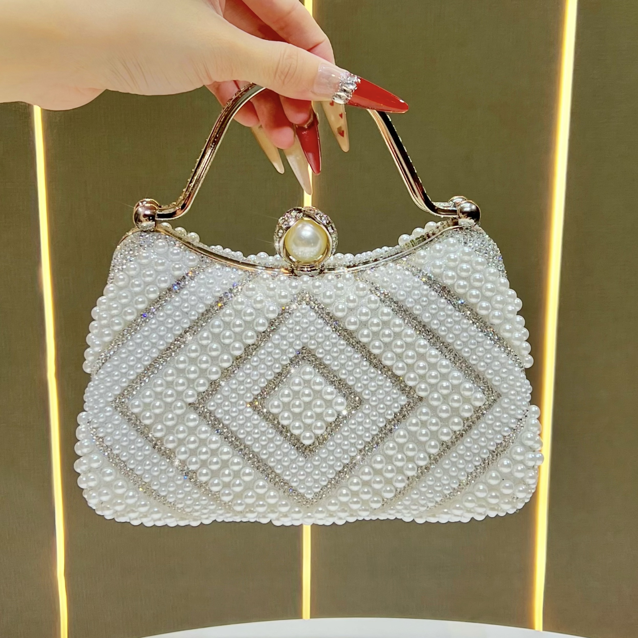 2026 New Women's Evening Bag Shiny Pearl Diamond Banquet Clutch Exquisite Chain Bag