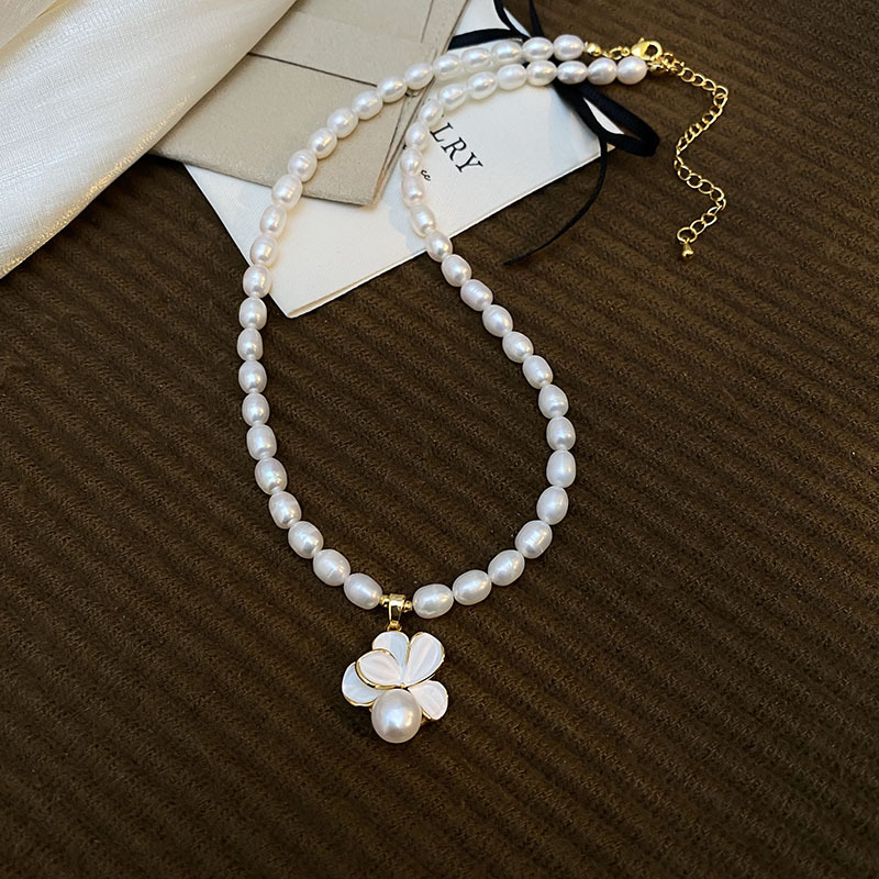 Natural pearl necklace for women, elegant collarbone chain with small rice pearls, vintage style