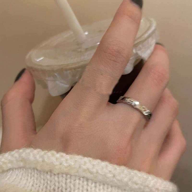 Red Geometric Gemstone Design Ring for Men and Women Niche Punk Hollow Texture Metal Ring