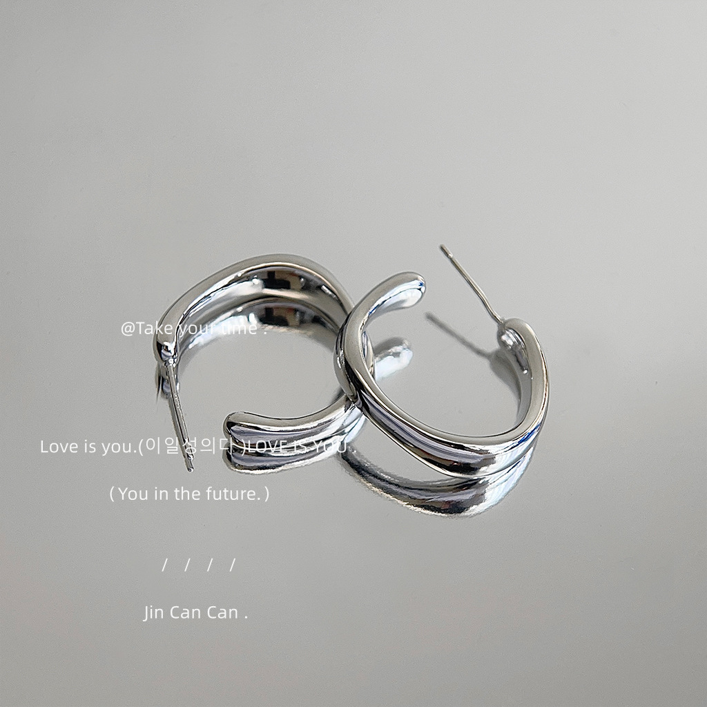 Minimalist geometric plain circle earrings simple metallic shiny earrings for women