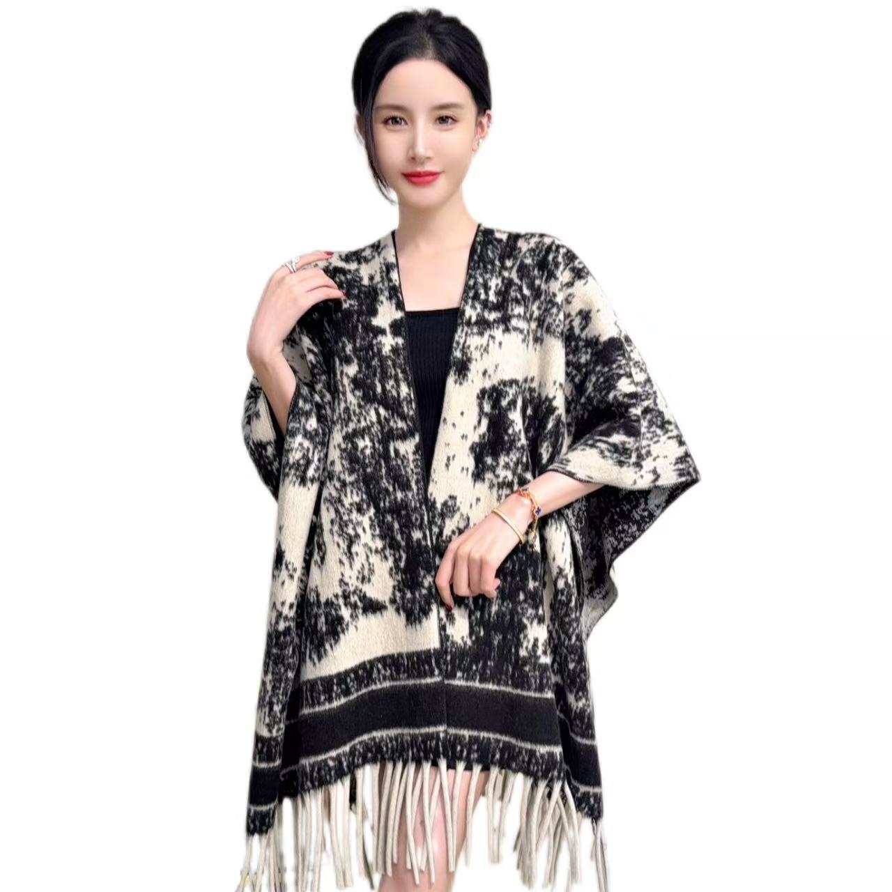 2026 Winter Japanese and Korean Sweet Ink Painting Shawl Women's Ethnic Style Fur Collar Fringe Outerwear