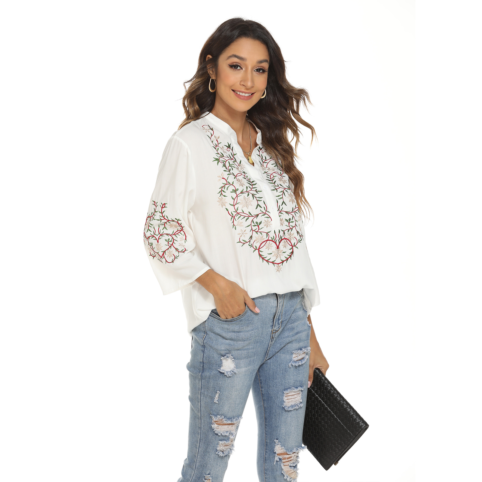 Embroidered women's top independent station