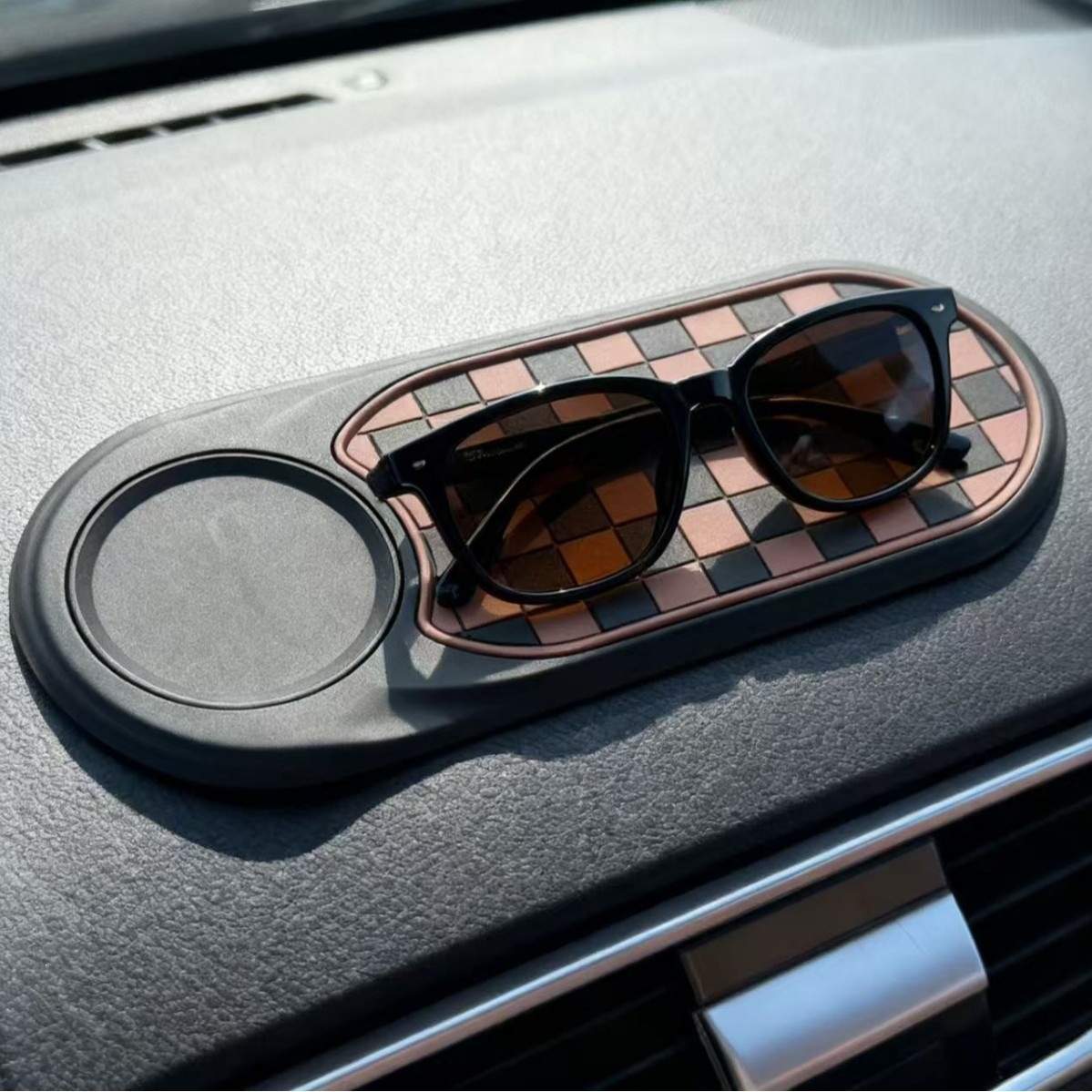 Car Anti-slip Pad Phone Holder Adsorption High Temperature Resistant Car Number Plate Multi-functional Ornament Storage Universal