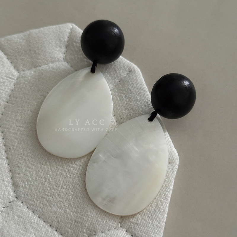 Natural Forest Style Mother-of-Pearl Wood Bead Shell Earrings Sense Daily Earrings